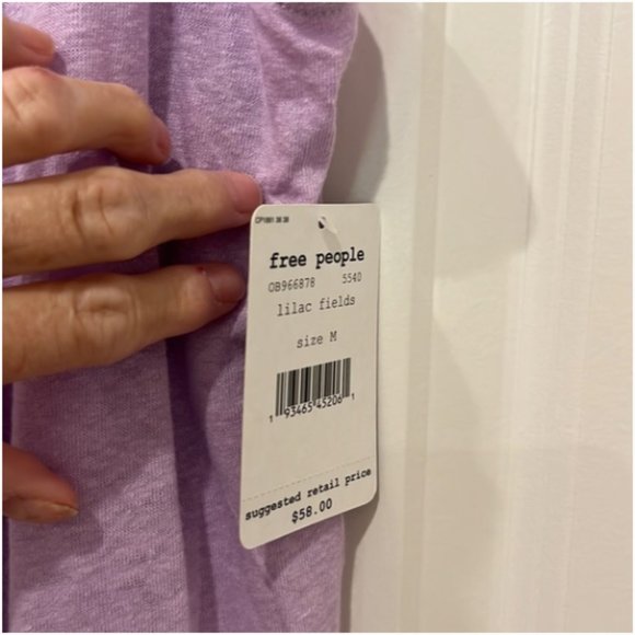 🆕 FREE PEOPLE - Oversized "Keep it Casual" Tee in Color Lilac Fields (M) - Picture 4 of 4